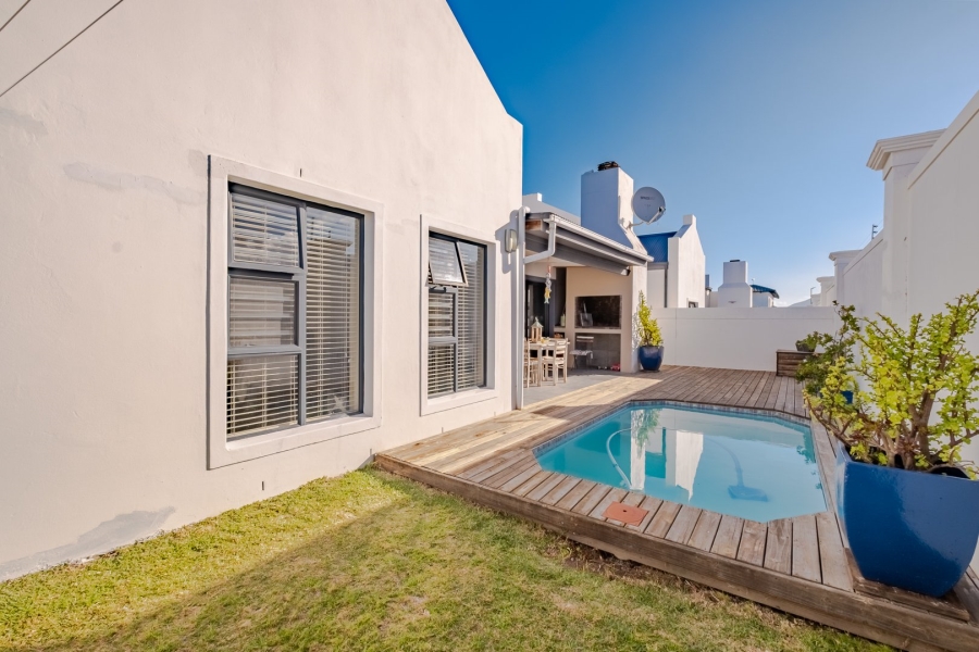 3 Bedroom Property for Sale in Sandbaai Western Cape